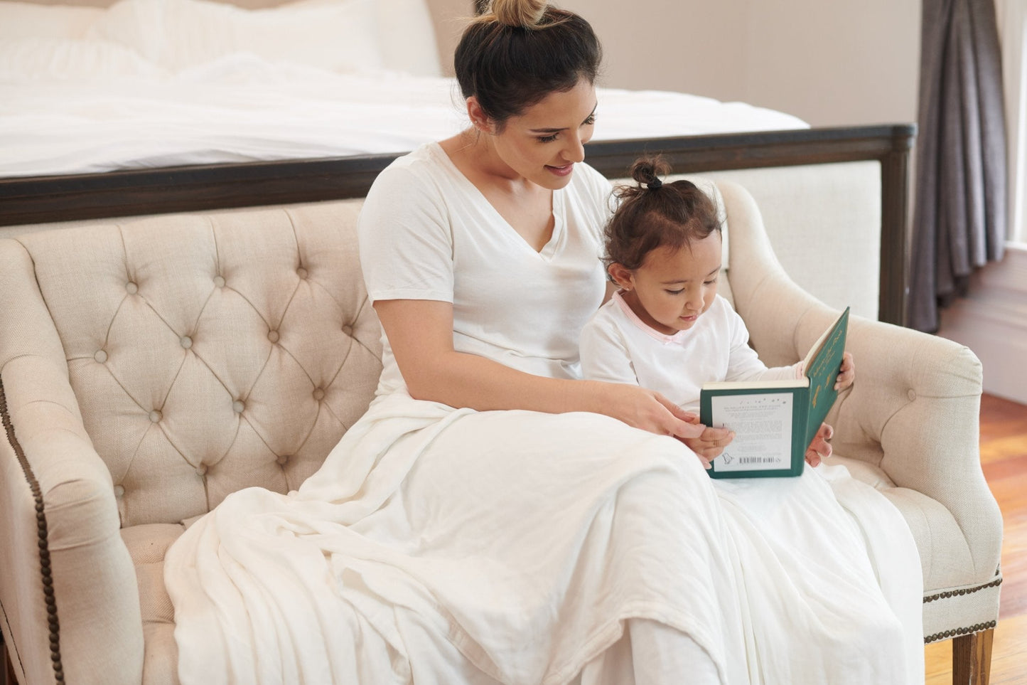 Pristine White Oversized Bamboo Muslin Blanket (Queen)